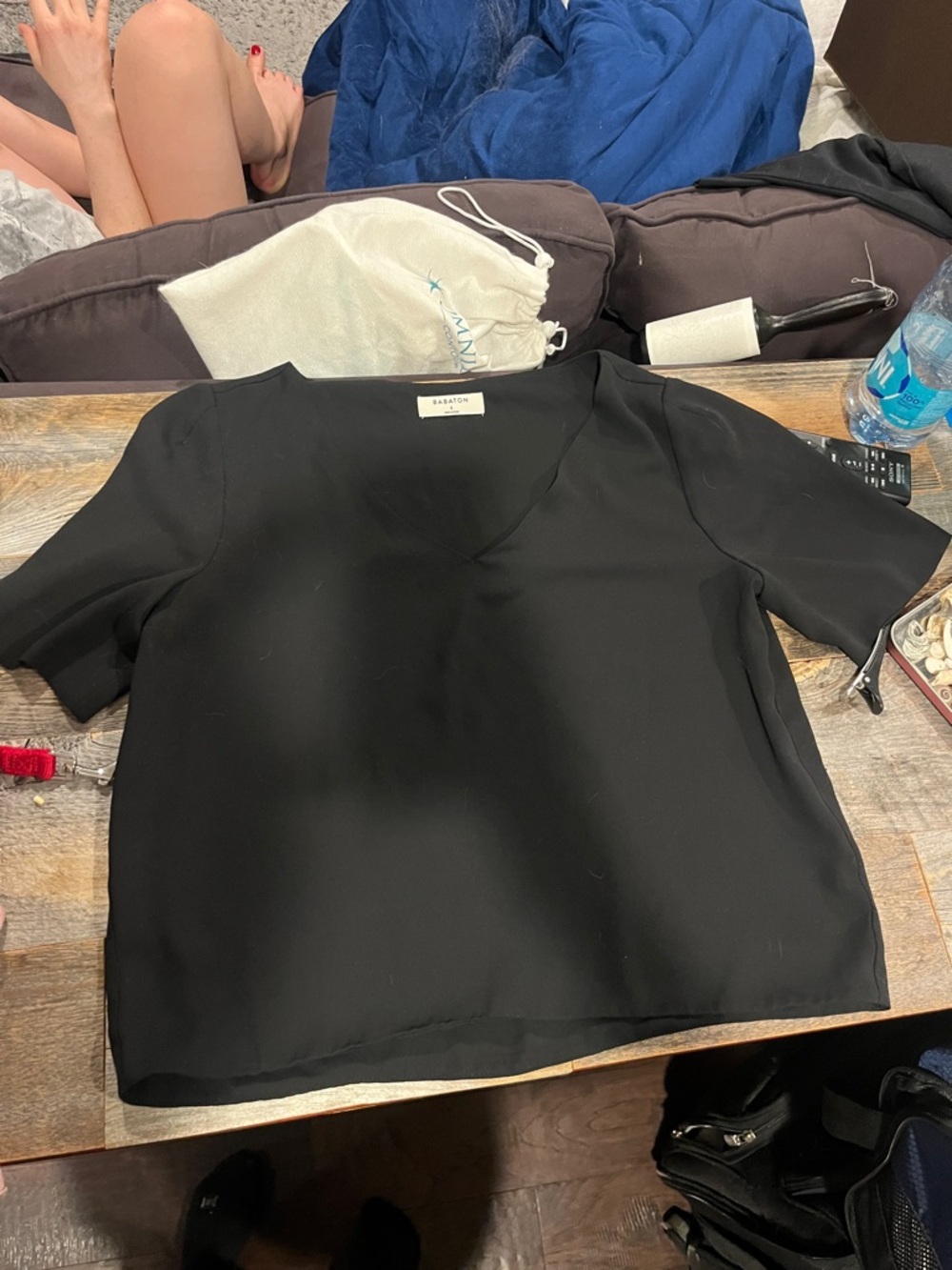 Aritzia Black V-Neck Short Sleeve Blouse